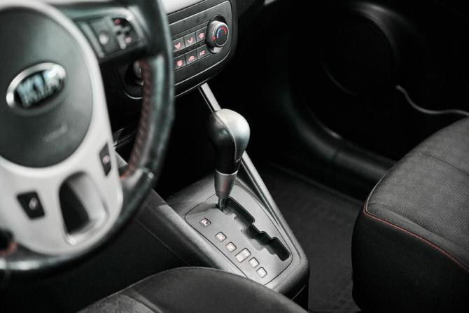 Kia Venga I Рестайлинг с пробегом 2015 года, цена 837 000 рублей, 170000 км, минивэн, Автокод Объявления