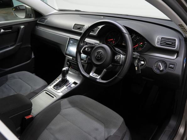 Volkswagen Passat B7 с пробегом 2011 года, цена 1 100 000 рублей, 150771 км, универсал, Автокод Объявления