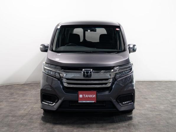 Honda Stepwgn V Рестайлинг с пробегом 2018 года, цена 2 180 000 рублей, 91020 км, минивэн, Автокод Объявления