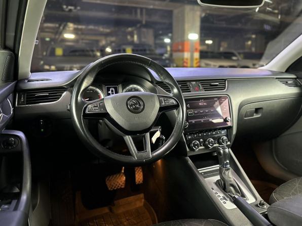 Skoda Octavia III (A7) Рестайлинг с пробегом 2019 года, цена 1 629 000 рублей, 289462 км, лифтбек, Автокод Объявления