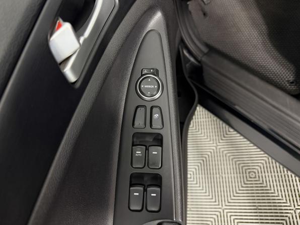 Hyundai Sonata VI (YF) с пробегом 2011 года, цена 1 100 000 рублей, 212300 км, седан, Автокод Объявления