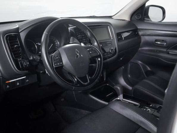 Mitsubishi Outlander III Рестайлинг 2 с пробегом 2018 года, цена 2 250 000 рублей, 113802 км, внедорожник, Автокод Объявления