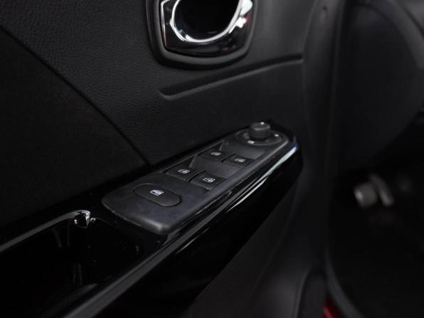 Renault Kaptur I с пробегом 2018 года, цена 1 370 000 рублей, 101645 км, внедорожник, Автокод Объявления
