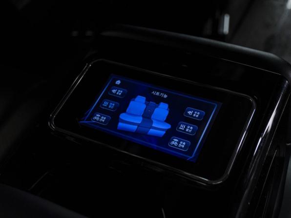 Kia Carnival IV Рестайлинг с пробегом 2024 года, цена 11 300 000 рублей, 26571 км, минивэн, Автокод Объявления
