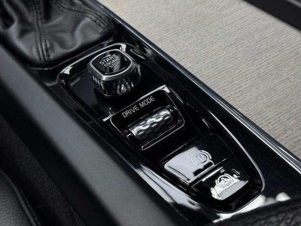 Volvo XC60 II с пробегом 2020 года, цена 4 349 000 рублей, 87059 км, внедорожник, Автокод Объявления
