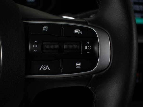 Kia K5 III Рестайлинг с пробегом 2025 года, цена 4 600 000 рублей, 7597 км, седан, Автокод Объявления