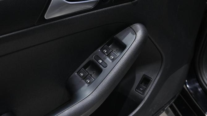 Volkswagen Jetta VI Рестайлинг с пробегом 2014 года, цена 929 000 рублей, 177787 км, седан, Автокод Объявления