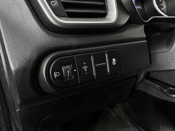 Kia Ceed III с пробегом 2019 года, цена 1 570 000 рублей, 125651 км, универсал, Автокод Объявления