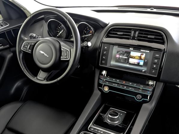 Jaguar F-Pace I с пробегом 2018 года, цена 2 990 000 рублей, 84259 км, внедорожник, Автокод Объявления