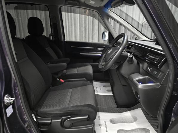 Honda Stepwgn V с пробегом 2016 года, цена 1 745 000 рублей, 140000 км, минивэн, Автокод Объявления
