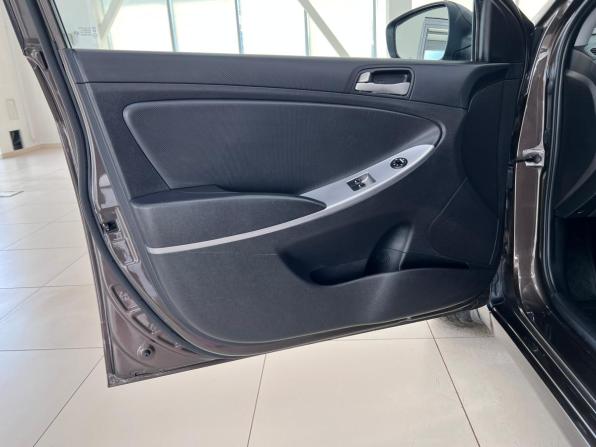 Hyundai Solaris I Рестайлинг с пробегом 2016 года, цена 899 000 рублей, 184489 км, хэтчбек, Автокод Объявления