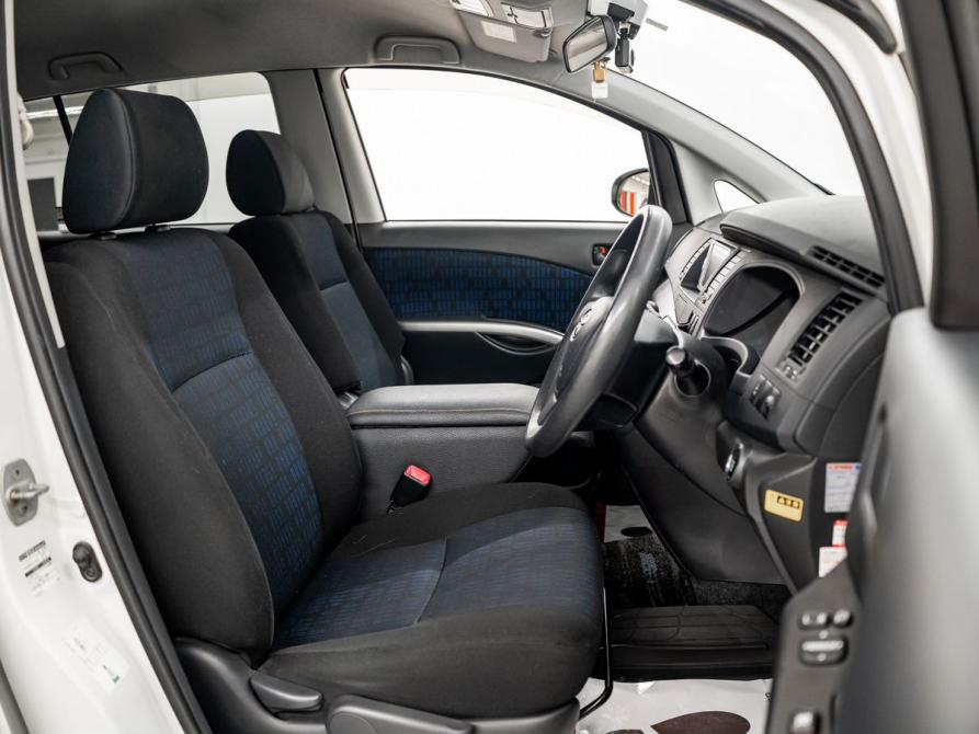 Toyota ISis I Рестайлинг Красноярск  - изображение 6
