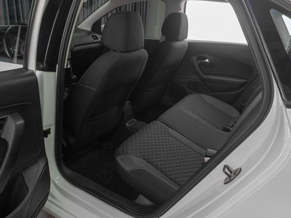 Volkswagen Polo V Рестайлинг с пробегом 2018 года, цена 1 129 000 рублей, 130548 км, седан, Автокод Объявления