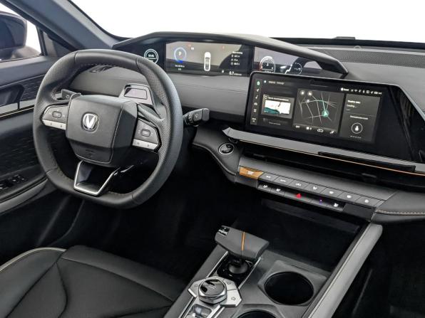 Changan UNI-V I с пробегом 2024 года, цена 2 315 000 рублей, 46769 км, лифтбек, Автокод Объявления