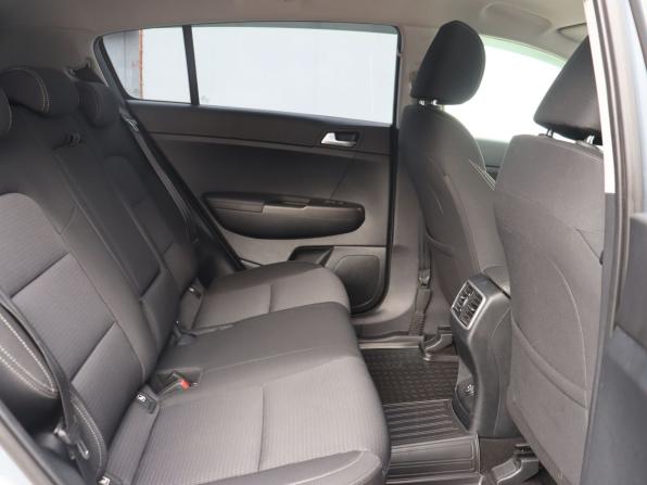 Kia Sportage IV Рестайлинг с пробегом 2021 года, цена 2 370 000 рублей, 84095 км, внедорожник, Автокод Объявления