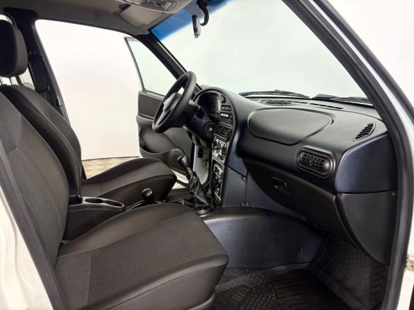 Chevrolet Niva I Рестайлинг с пробегом 2018 года, цена 755 000 рублей, 98616 км, внедорожник, Автокод Объявления