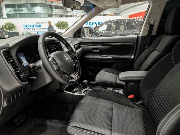 Mitsubishi Outlander III Рестайлинг 3 с пробегом 2021 года, цена 2 700 000 рублей, 63232 км, внедорожник, Автокод Объявления