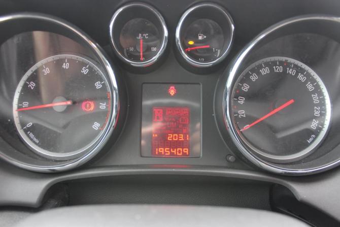 Opel Astra J Рестайлинг с пробегом 2014 года, цена 817 000 рублей, 195352 км, седан, Автокод Объявления