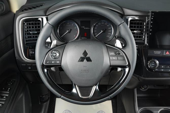 Mitsubishi Outlander III Рестайлинг с пробегом 2015 года, цена 1 799 000 рублей, 158500 км, внедорожник, Автокод Объявления