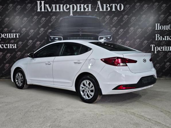 Hyundai Elantra VI (AD) Рестайлинг с пробегом 2019 года, цена 995 000 рублей, 196900 км, седан, Автокод Объявления