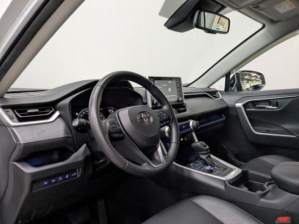 Toyota RAV4 V (XA50) с пробегом 2022 года, цена 3 890 000 рублей, 39291 км, внедорожник, Автокод Объявления