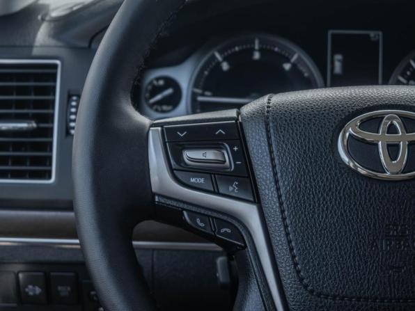 Toyota Land Cruiser 200 Series Рестайлинг 2 с пробегом 2016 года, цена 5 775 000 рублей, 161609 км, внедорожник, Автокод Объявления