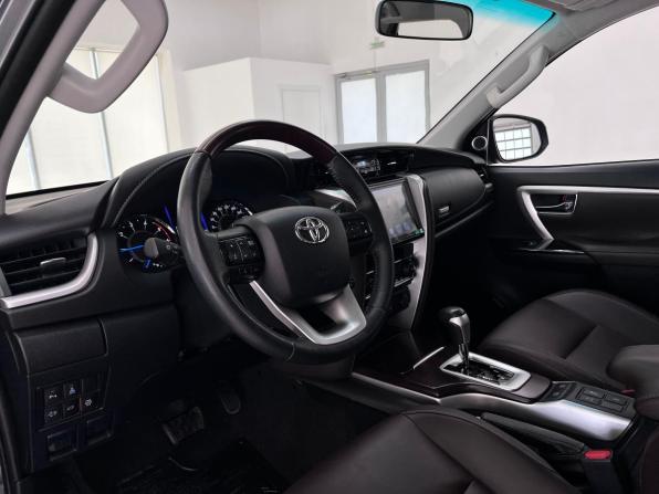 Toyota Fortuner II с пробегом 2019 года, цена 3 990 000 рублей, 76110 км, внедорожник, Автокод Объявления