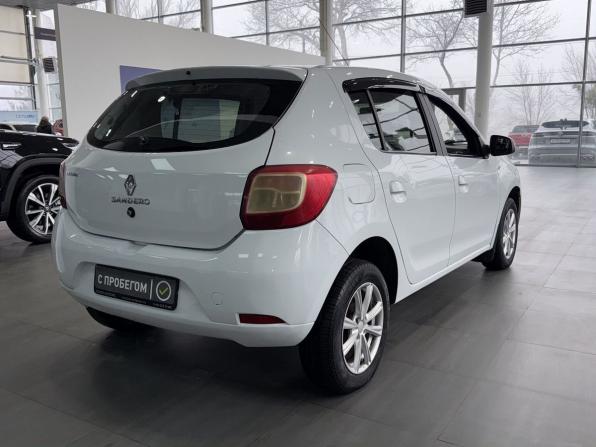 Renault Sandero II с пробегом 2015 года, цена 639 900 рублей, 128000 км, хэтчбек, Автокод Объявления