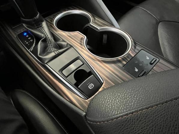 Toyota Camry VIII (XV70) с пробегом 2019 года, цена 2 390 000 рублей, 237913 км, седан, Автокод Объявления