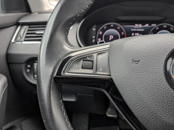 Skoda Octavia III (A7) Рестайлинг с пробегом 2019 года, цена 1 995 000 рублей, 118804 км, лифтбек, Автокод Объявления