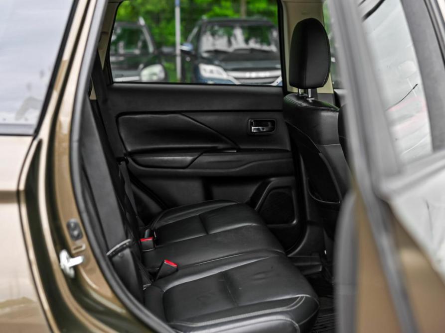 Mitsubishi Outlander III Рестайлинг 3 Санкт-Петербург  - изображение 15
