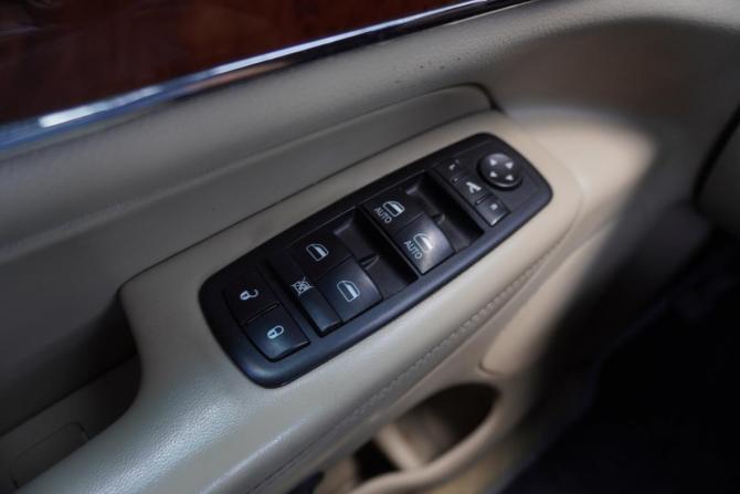 Jeep Grand Cherokee IV (WK2) с пробегом 2012 года, цена 1 879 000 рублей, 285955 км, внедорожник, Автокод Объявления
