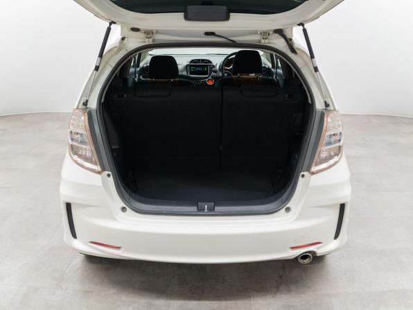 Honda Fit II с пробегом 2011 года, цена 1 065 000 рублей, 106000 км, хэтчбек, Автокод Объявления