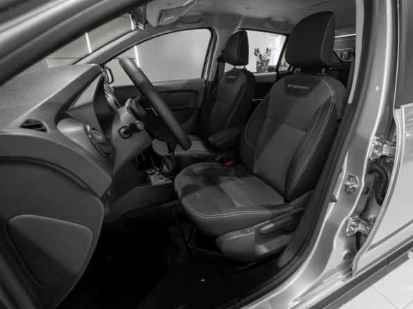 Renault Logan II Рестайлинг с пробегом 2021 года, цена 1 240 000 рублей, 108014 км, седан, Автокод Объявления