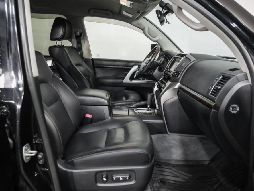 Toyota Land Cruiser 200 Series Рестайлинг 1 Санкт-Петербург  - изображение 25