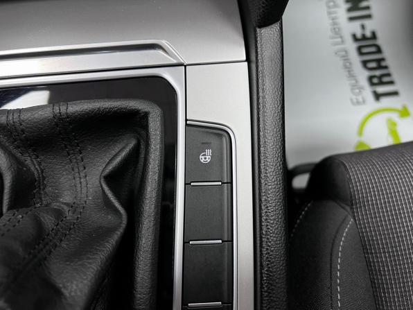 Volkswagen Passat B8 с пробегом 2017 года, цена 1 760 000 рублей, 127130 км, седан, Автокод Объявления