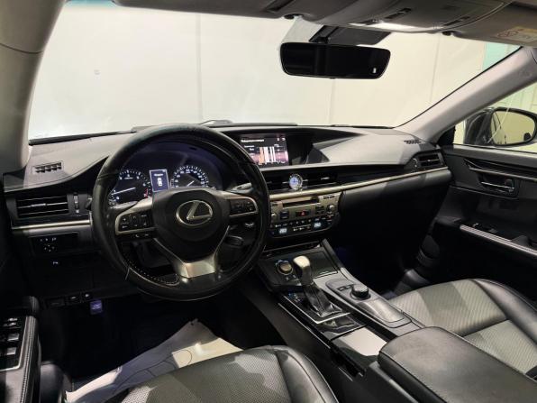 Lexus ES VI Рестайлинг с пробегом 2015 года, цена 2 635 000 рублей, 138000 км, седан, Автокод Объявления