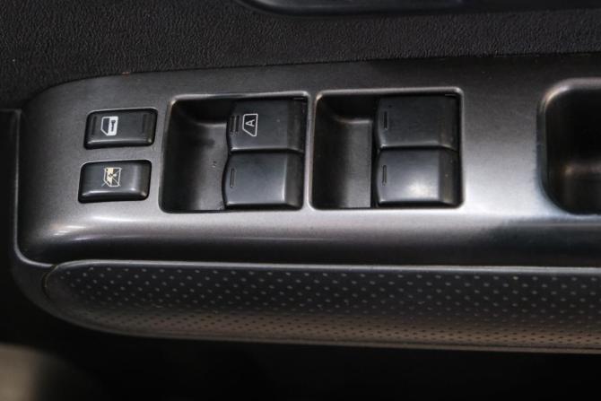 Nissan Lafesta I с пробегом 2007 года, цена 699 000 рублей, 219000 км, минивэн, Автокод Объявления