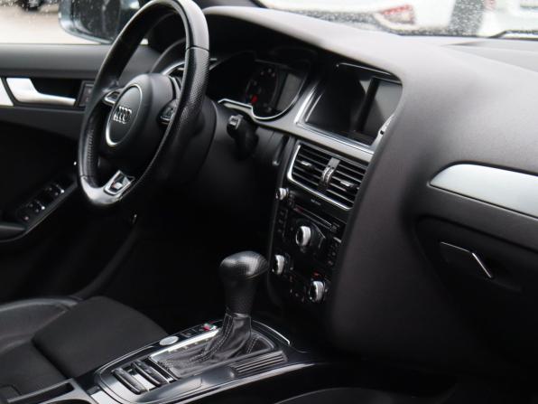 Audi A4 IV (B8) Рестайлинг с пробегом 2012 года, цена 1 500 000 рублей, 201075 км, седан, Автокод Объявления