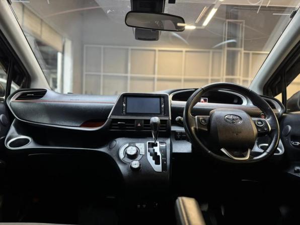 Toyota Sienta II Рестайлинг с пробегом 2020 года, цена 1 477 000 рублей, 53000 км, минивэн, Автокод Объявления