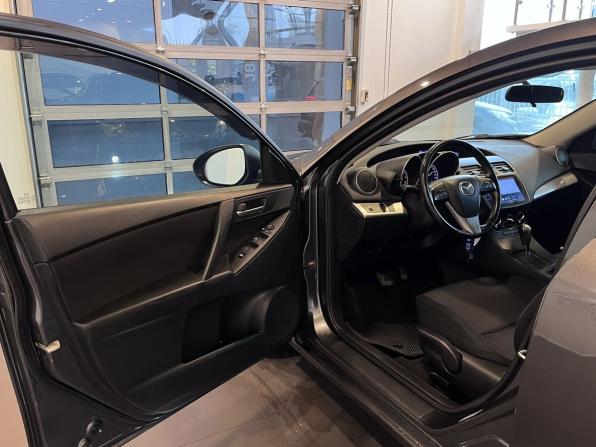 Mazda 3 II (BL) Рестайлинг с пробегом 2012 года, цена 965 000 рублей, 139787 км, хэтчбек, Автокод Объявления
