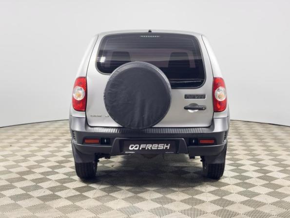 Chevrolet Niva I Рестайлинг с пробегом 2018 года, цена 669 900 рублей, 96639 км, внедорожник, Автокод Объявления