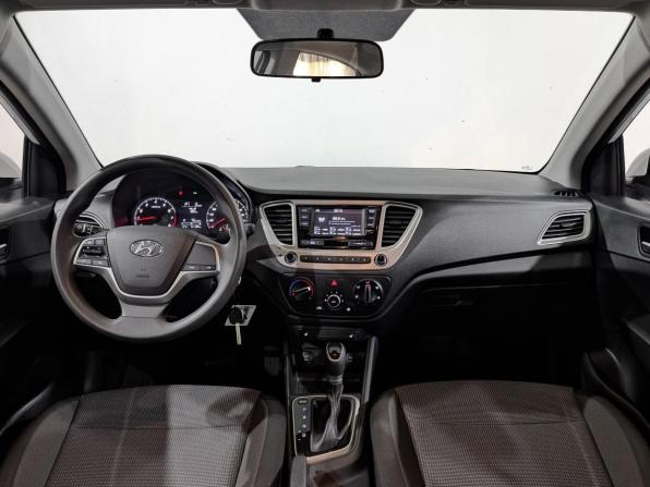 Hyundai Solaris II Рестайлинг с пробегом 2022 года, цена 1 740 000 рублей, 61112 км, седан, Автокод Объявления