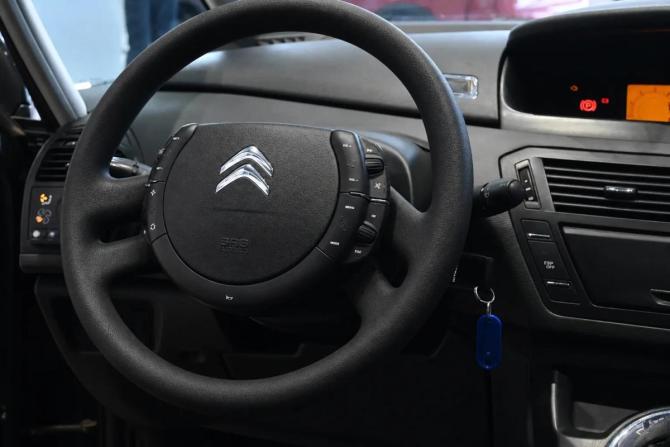 Citroen C4 Picasso I с пробегом 2010 года, цена 399 000 рублей, 240000 км, минивэн, Автокод Объявления