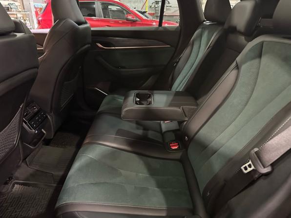 Geely Monjaro I с пробегом 2023 года, цена 2 999 990 рублей, 47745 км, внедорожник, Автокод Объявления