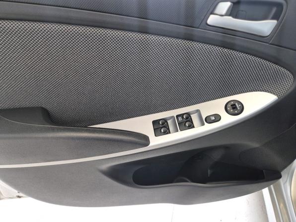 Hyundai Solaris I с пробегом 2013 года, цена 869 000 рублей, 107691 км, седан, Автокод Объявления