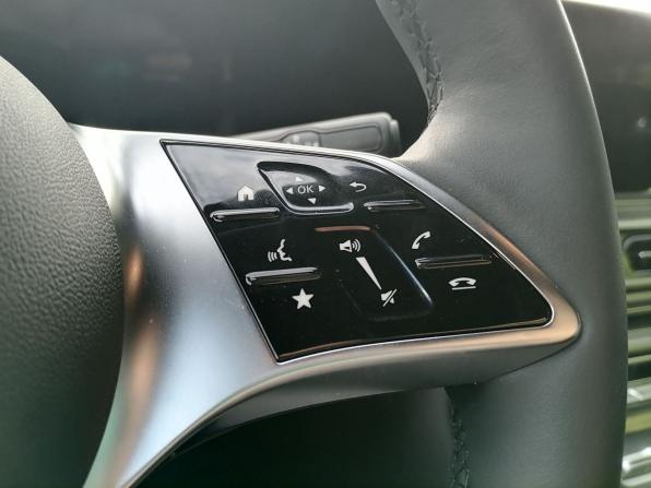 Mercedes-Benz V-Класс III (W447) Рестайлинг 2 с пробегом 2024 года, цена 12 850 000 рублей, 17 км, минивэн, Автокод Объявления