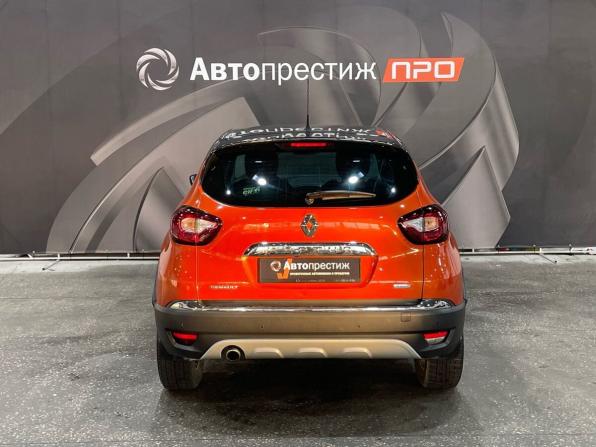Renault Kaptur I с пробегом 2017 года, цена 1 330 000 рублей, 205068 км, внедорожник, Автокод Объявления