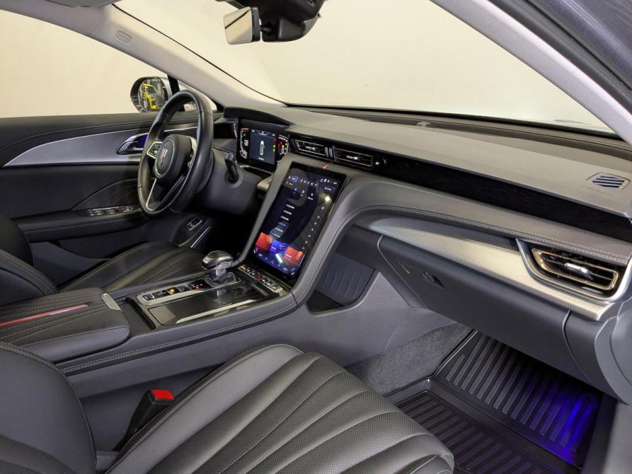 Hongqi H5 II Москва  - изображение 10