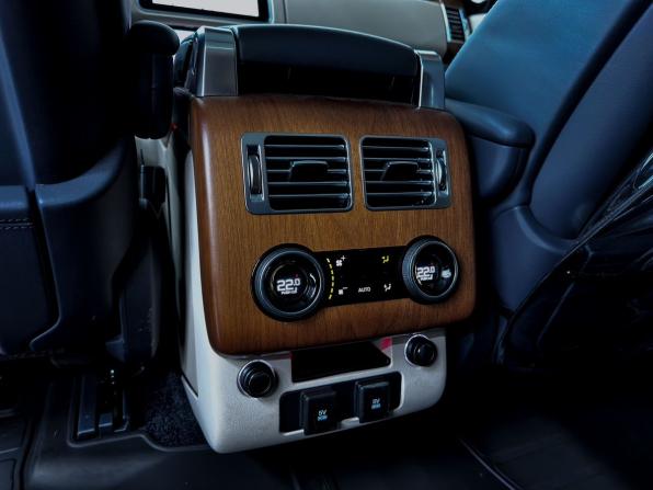 Land Rover Range Rover IV Рестайлинг с пробегом 2018 года, цена 9 000 000 рублей, 96272 км, внедорожник, Автокод Объявления
